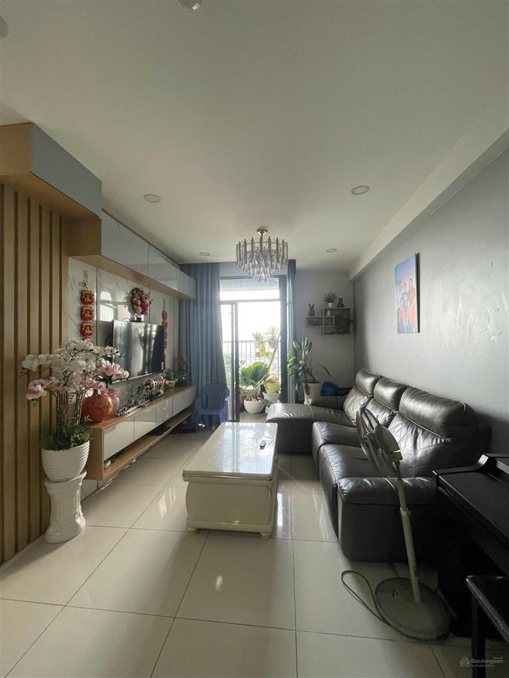 Cần bán căn góc 3pn 5,3 tỷ full nội thất căn hộ la astoria.  0567 897 ***