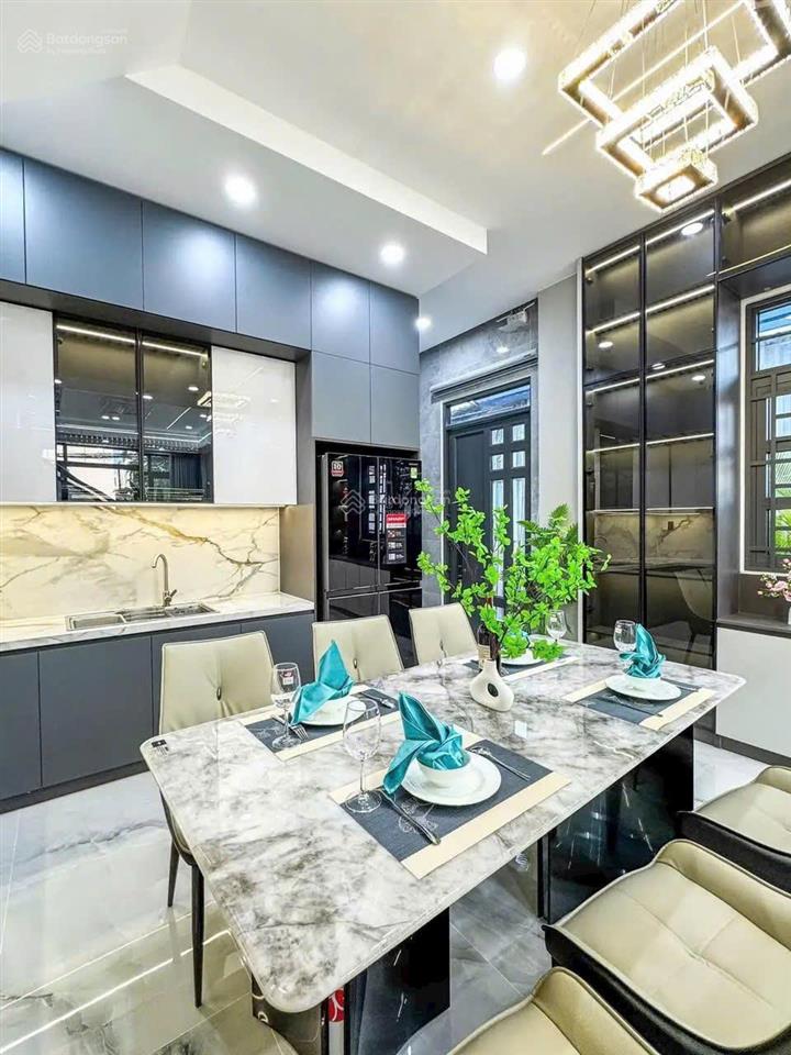 Bán nhà mới 1 trệt 2 lầu gần bv hoàn mỹ bình dương, sổ hồng riêng, giá tốt