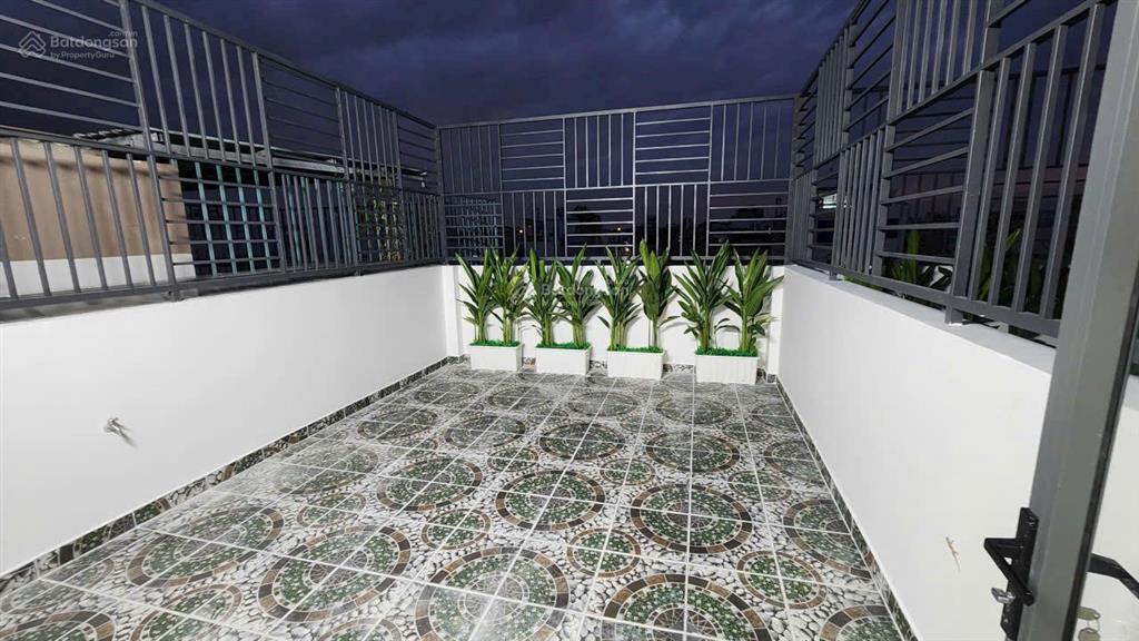 Bán nhà mới 1 trệt 2 lầu gần bv hoàn mỹ bình dương, sổ hồng riêng, giá tốt