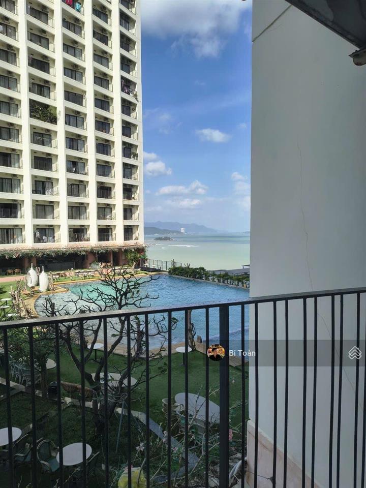 Chủ gửi căn goldcost ,toà nam  view hồ bơi  dt 52m2 , sở hữu lâu dài.
 giá  5.2 tỉ