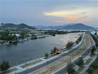 Cần tiền bán trước tết căn hộ tầng cao thiết kế 2 ngủ 2 wc có sẳng hđ thuê