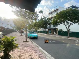 Cho thuê nhà kinh doanh 15 phòng ngang 10m thiết kế 1 hầm 4 tầng thích hợp làm spa