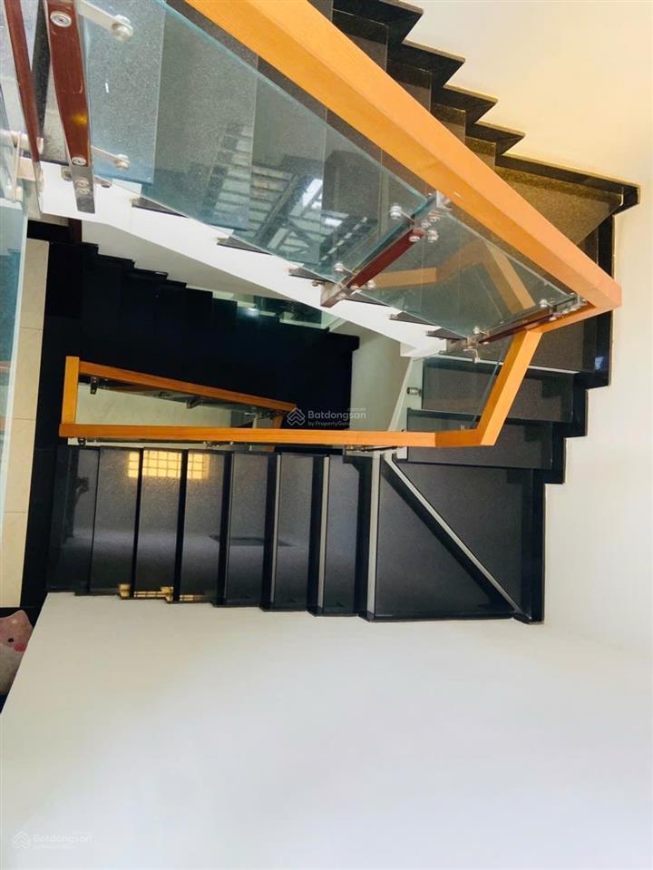 Siêu phẩm 3 tầng 61m2 p.long b hxh 6 tỷ tl thiện chí