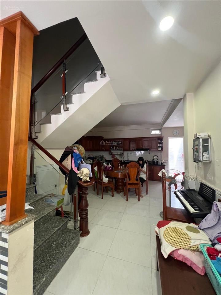 2 tầng 104m2  sân ô tô  bình trưng tây  chỉ 8.1 tỷ  chủ thiện chí bán