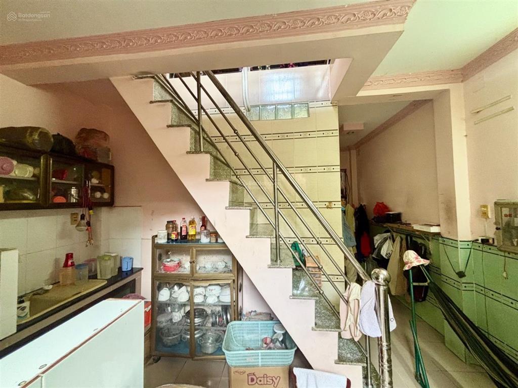 Tầm 3 tỷ nhà 2 tầng 60m2  ngay lã xuân oai trung tâm tăng nhơn phú a
