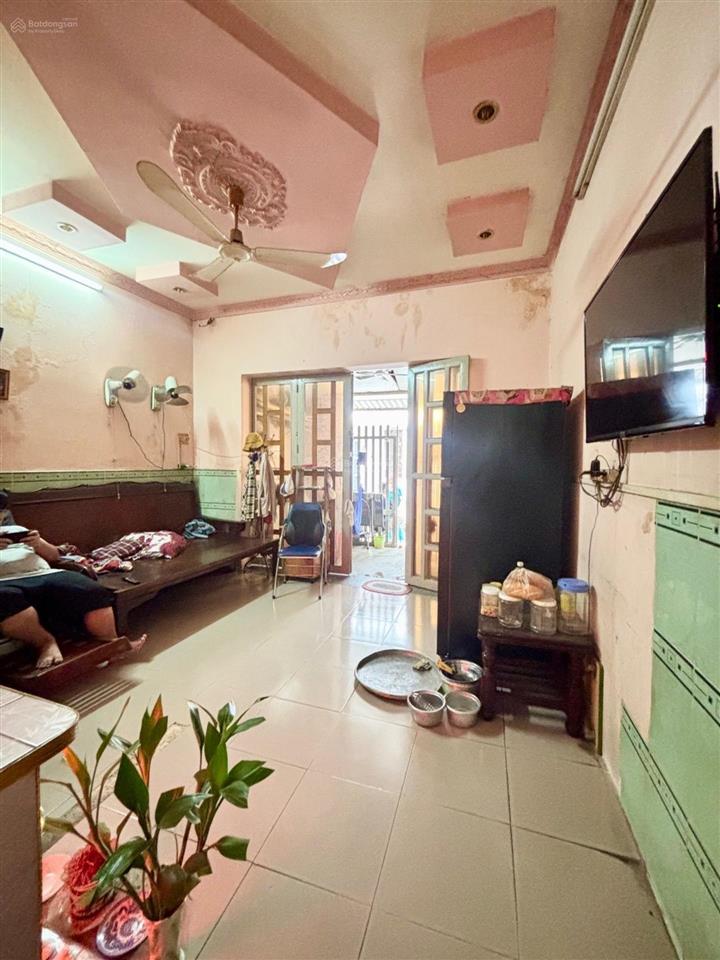 Tầm 3 tỷ nhà 2 tầng 60m2  ngay lã xuân oai trung tâm tăng nhơn phú a
