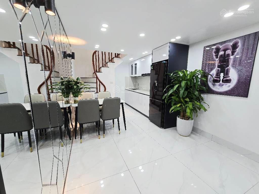 Nhà 6 tầng đường láng chỉ hơn 5 tỷ