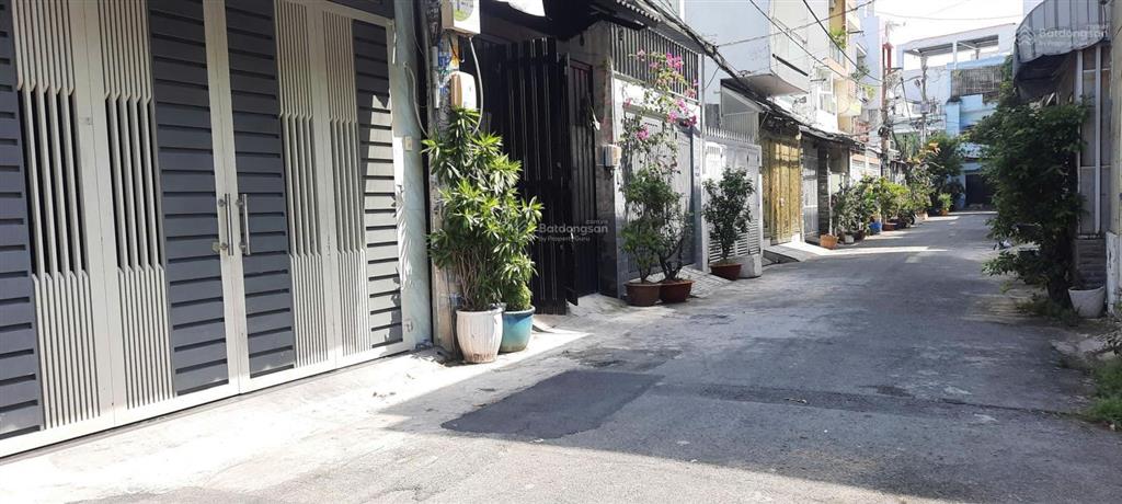 Bán nhà tân phú dưới 6 tỷ, sát lũy bán bích, 4x16m2, hẻm xe hơi