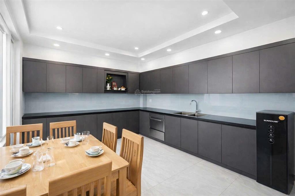 Bán nhà 4x10m2, 4 tầng, kế nguyễn sơn, hẻm xe hơi, chỉ 5.9 tỷ