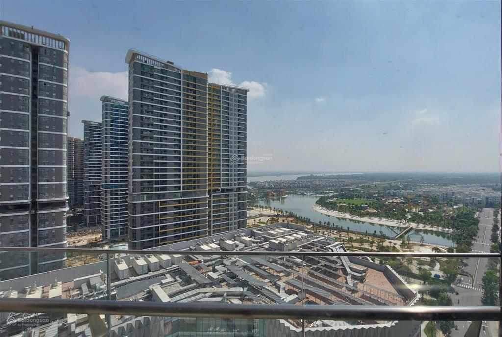 Bán nhanh căn độc quyền 2pn glory heights  view cổng vincom , pháo hoa  giá 4 tỷ