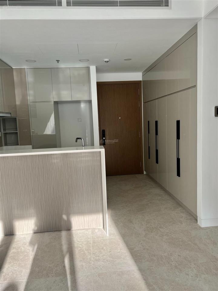 Jamie . bán nhanh the river 2pn tầng trung đẹp . giá chỉ 18.5 tỷ