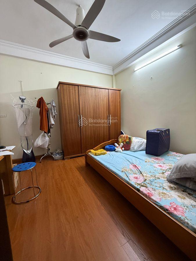 Bán gấp nhà hoàng quốc việt ô tô đỗ cửa, gần mặt phố  gần cầu giấy, tô hiệu, nghĩa tân 80m2 19 tỷ