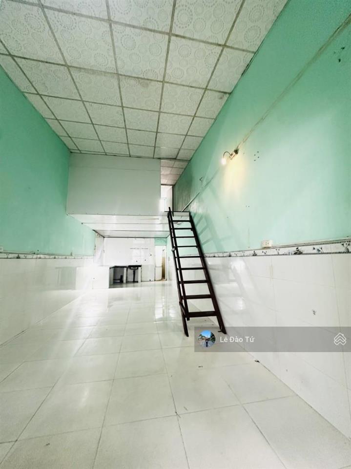 Gần sát biển  nhà gác lửng  chỉ 2.75 tỷ  kiệt rộng