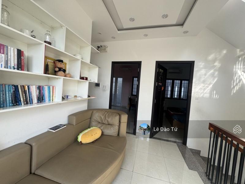 Mặt tiền tôn đản nhà 3 tầng kiên cố chỉ 5.2 tỷ
