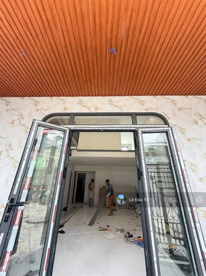 Kiệt ô tô  lô góc tôn đản  chỉ 3,85 tỷ