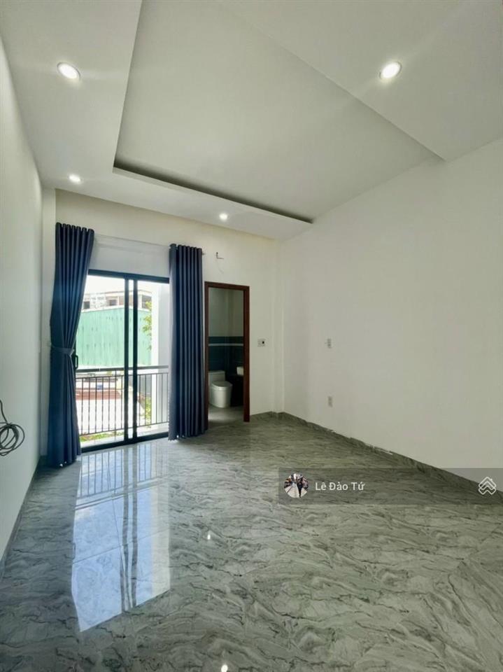 Hoàng văn thái  ô tô ngủ trong nhà  giảm mạnh còn 3,6 tỷ
