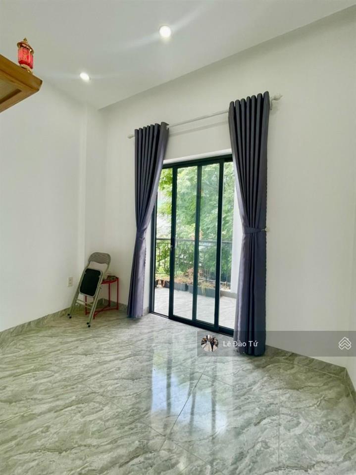 Hoàng văn thái  ô tô ngủ trong nhà  giảm mạnh còn 3,6 tỷ