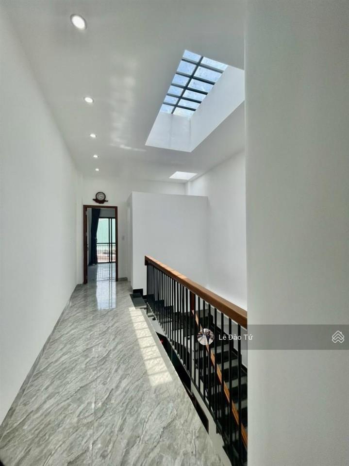 Hoàng văn thái  ô tô ngủ trong nhà  giảm mạnh còn 3,6 tỷ