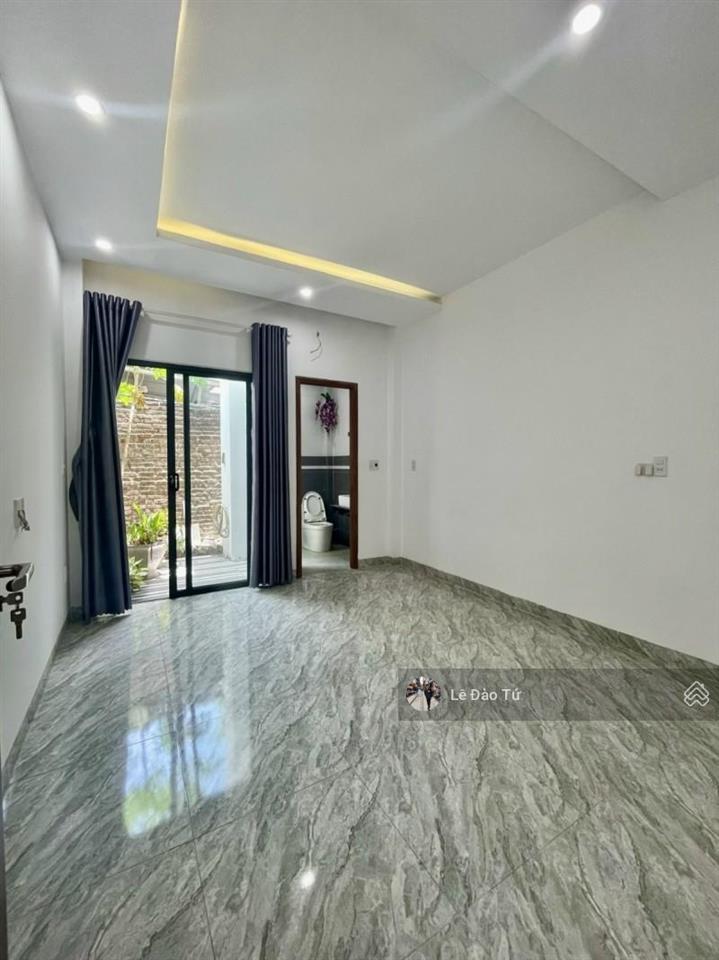 Hoàng văn thái  ô tô ngủ trong nhà  giảm mạnh còn 3,6 tỷ