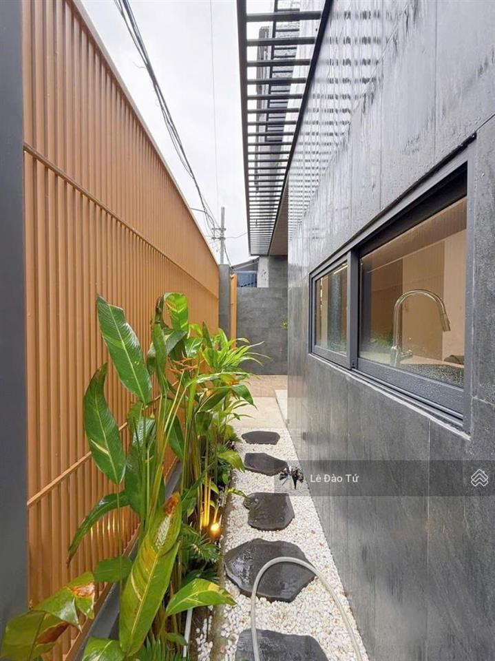 Nguyễn chánh 3 tầng  ngang 8,8m gần biển nguyễn tất thành chỉ 4,75 tỷ