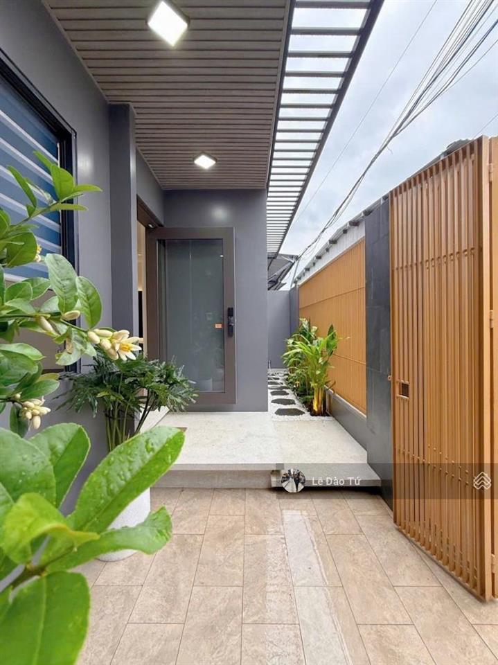Nguyễn chánh 3 tầng  ngang 8,8m gần biển nguyễn tất thành chỉ 4,75 tỷ