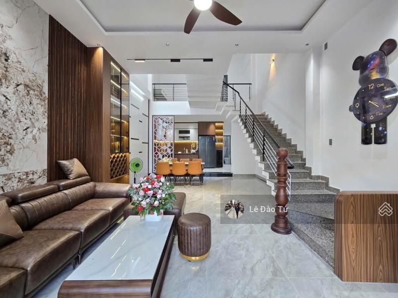 Lê văn sĩ  hòa khánh full nội thất 3 tầng chỉ 6.8t