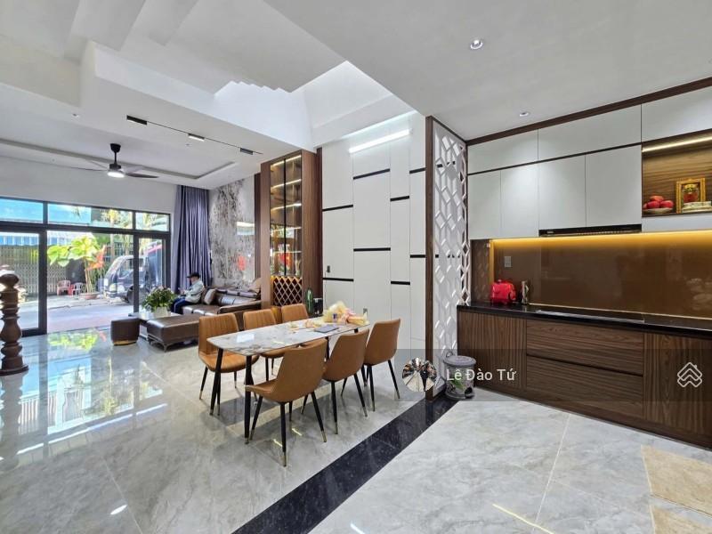 Lê văn sĩ  hòa khánh full nội thất 3 tầng chỉ 6.8t