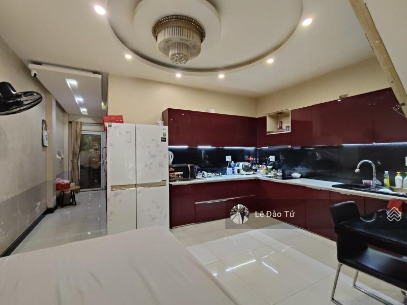 Nhà 3 tầng hòa mỹ 6 sân ô tô gần bến xe full công năng