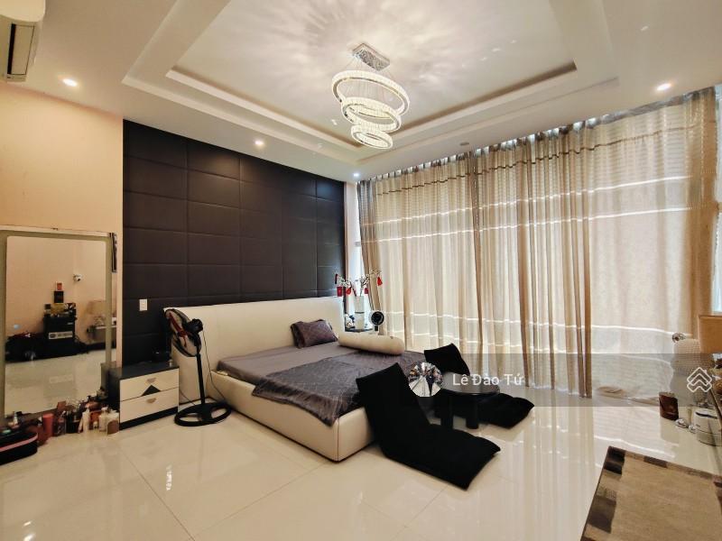 Nhà 3 tầng hòa mỹ 6 sân ô tô gần bến xe full công năng