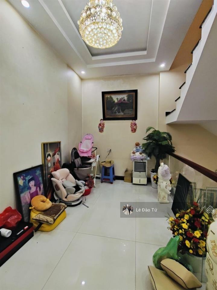 Nhà 3 tầng hòa mỹ 6 sân ô tô gần bến xe full công năng