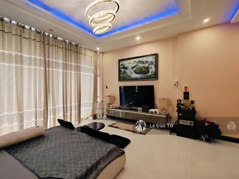 Nhà 3 tầng hòa mỹ 6 sân ô tô gần bến xe full công năng