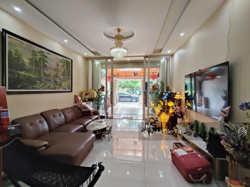 Nhà 3 tầng hòa mỹ 6 sân ô tô gần bến xe full công năng