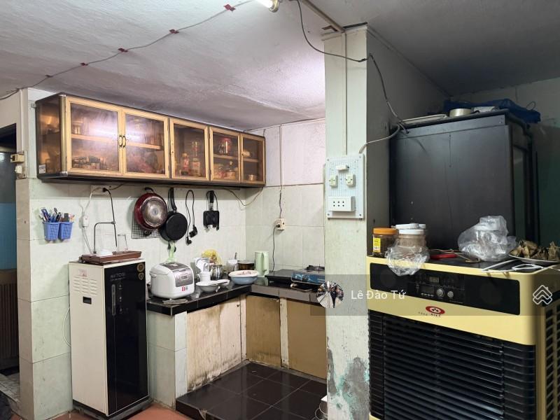 Lô góc ô tô đậu cửa  cách mt điện biên phủ 30m