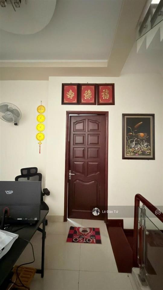 Mặt tiền đặng dung kinh doanh sầm uất ô tô ngủ trong nhà