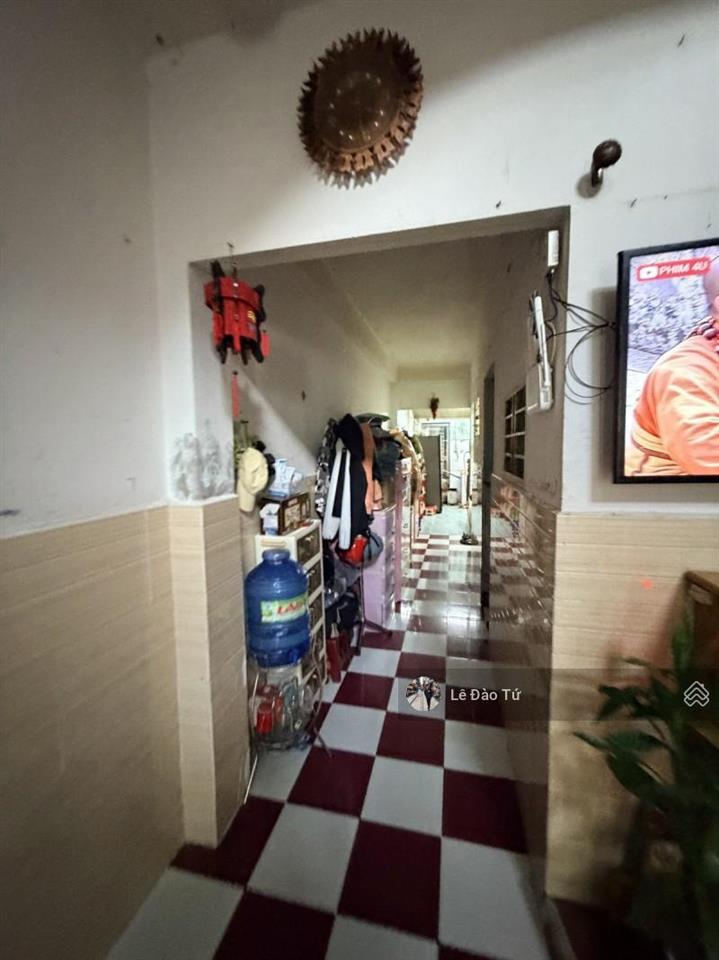 Nhà gác lửng đúc 83m gần bến xe chỉ 2,9 tỷ