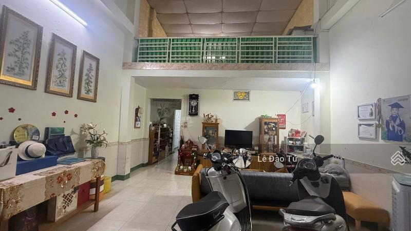 Nhà gác lửng đúc kiệt ô tô gần mt nguyễn đình tứ, 3,8 tỷ