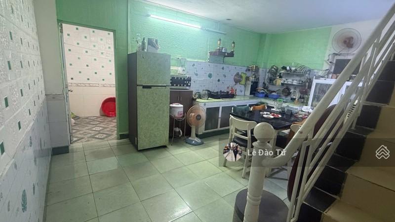 Nhà gác lửng đúc kiệt ô tô gần mt nguyễn đình tứ, 3,8 tỷ