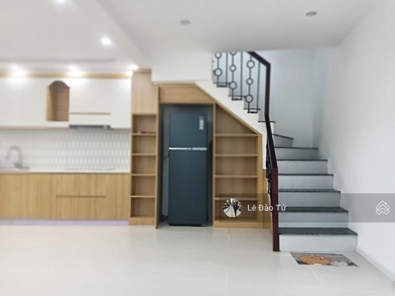 Nhà 2,5 tầng thái thị bôi ngang 8,15m chỉ 3.85 tỷ