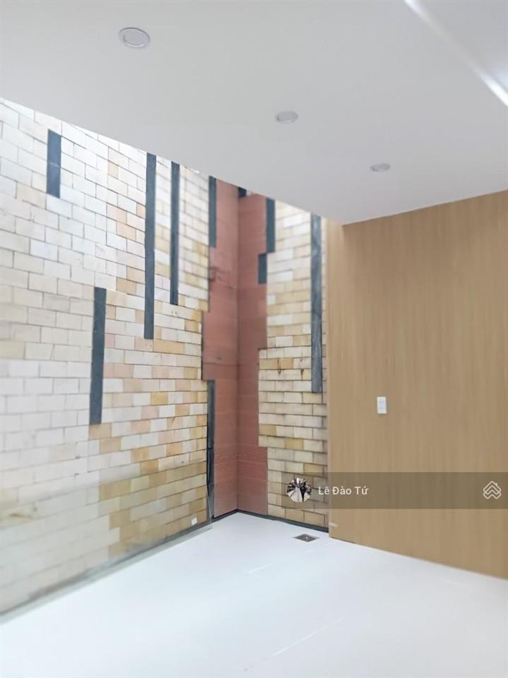 Nhà 2,5 tầng thái thị bôi ngang 8,15m chỉ 3.85 tỷ