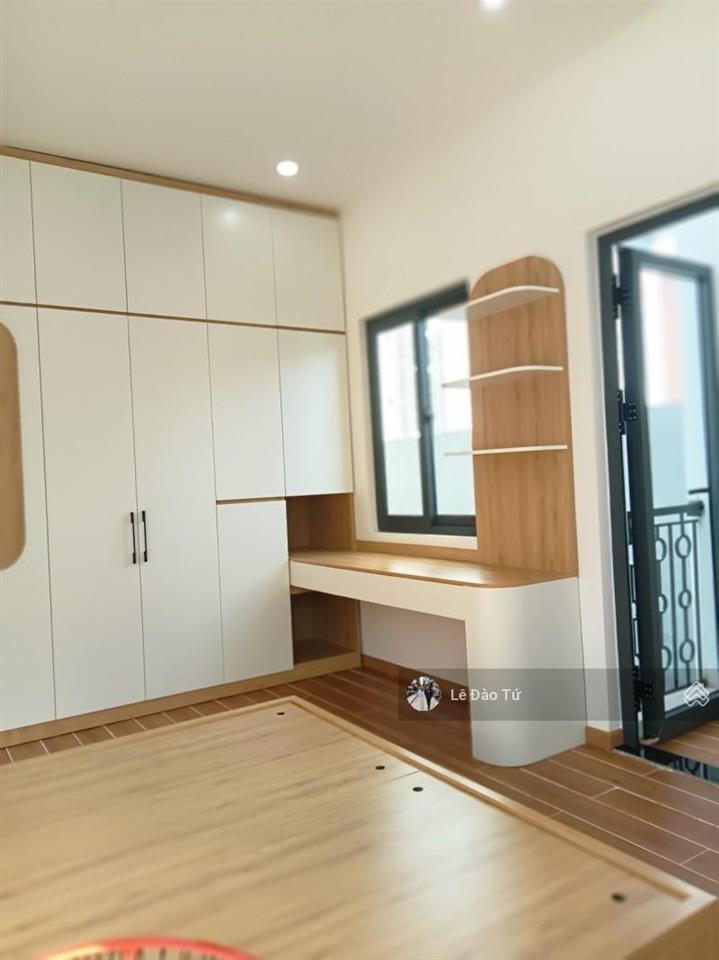 Nhà 2,5 tầng thái thị bôi ngang 8,15m chỉ 3.85 tỷ