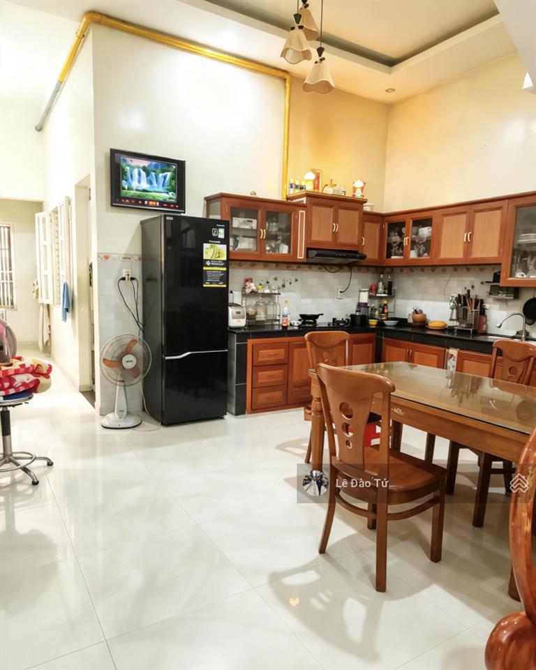 Mặt tiền đàm thanh 2 nhà 2 tầng 2 mê 90m 4,39 tỷ
