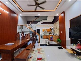 Sát tôn đức thắng  nhà 2 tầng  ô tô  68,2m  3,98 tỷ