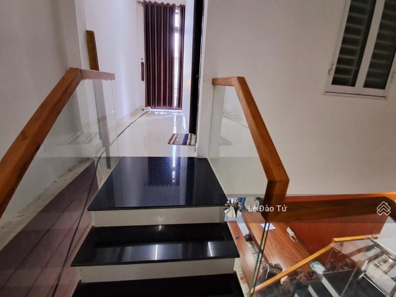 Sát tôn đức thắng  nhà 2 tầng  ô tô  68,2m  3,98 tỷ