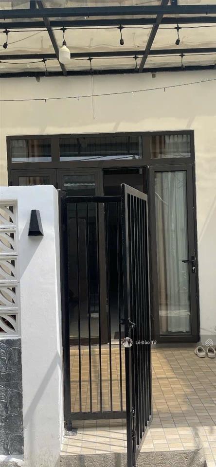 Nhà gác lửng đúc kiệt xe tải vào ở ngay