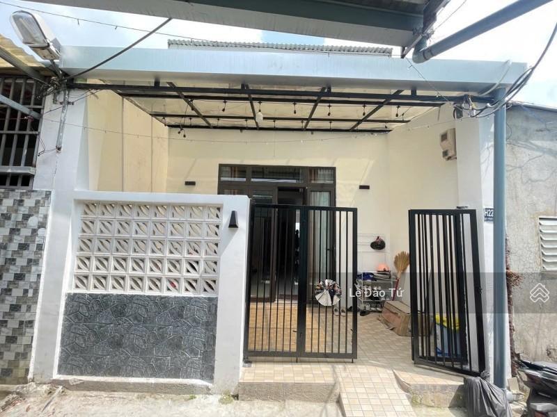 Nhà gác lửng đúc kiệt xe tải vào ở ngay