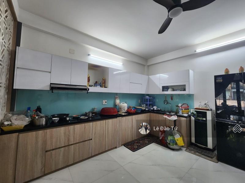 Mt hoàng văn thái 98m 5pn kinh doanh 5,96 tỷ