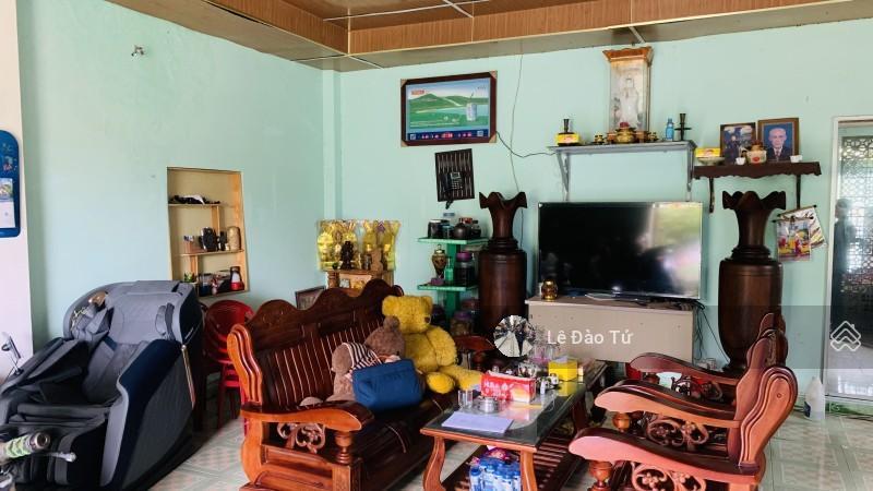 Bán đất tặng nhà c4 dt khủng 112m2 cách biển 300m 3,99 tỷ
