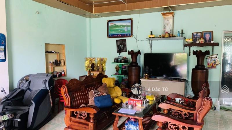 Bán đất tặng nhà c4 dt khủng 112m2 cách biển 300m 3,99 tỷ