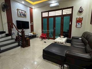 Bán nhà đại từ 39m ,5 tầng, 3 ngủ , full nội thất, gần hồ linh đàm