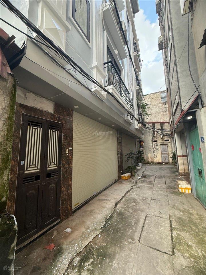 Siêu h.iếm  nhà phố kim giang  ngõ thông  5 tầng 4 ngủ  oto đỗ cửa  ko quy hoạch